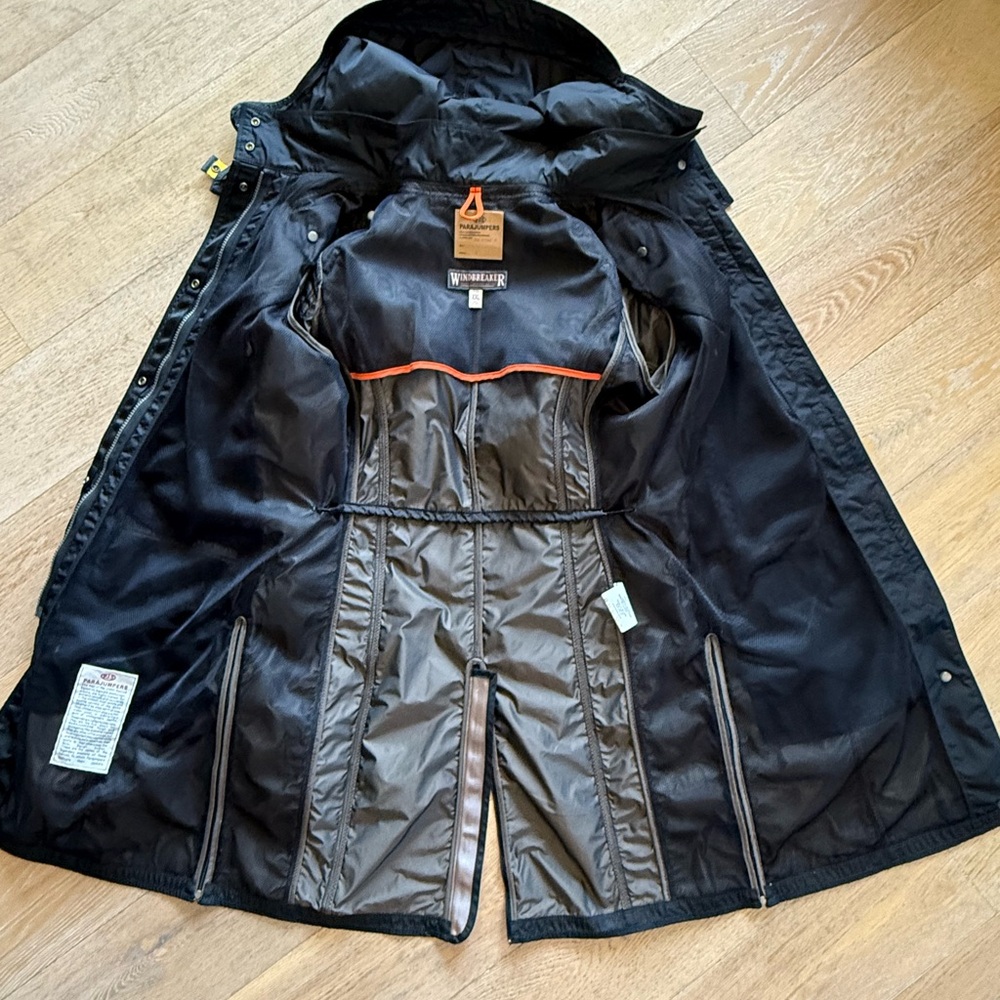 Parajumpers Black Raincoat - Picture 13 of 15